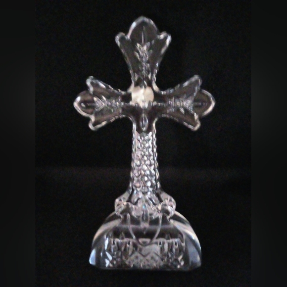 Waterford Crystal Lismore Cross. (It has a nik/chip) - Picture 11 of 11